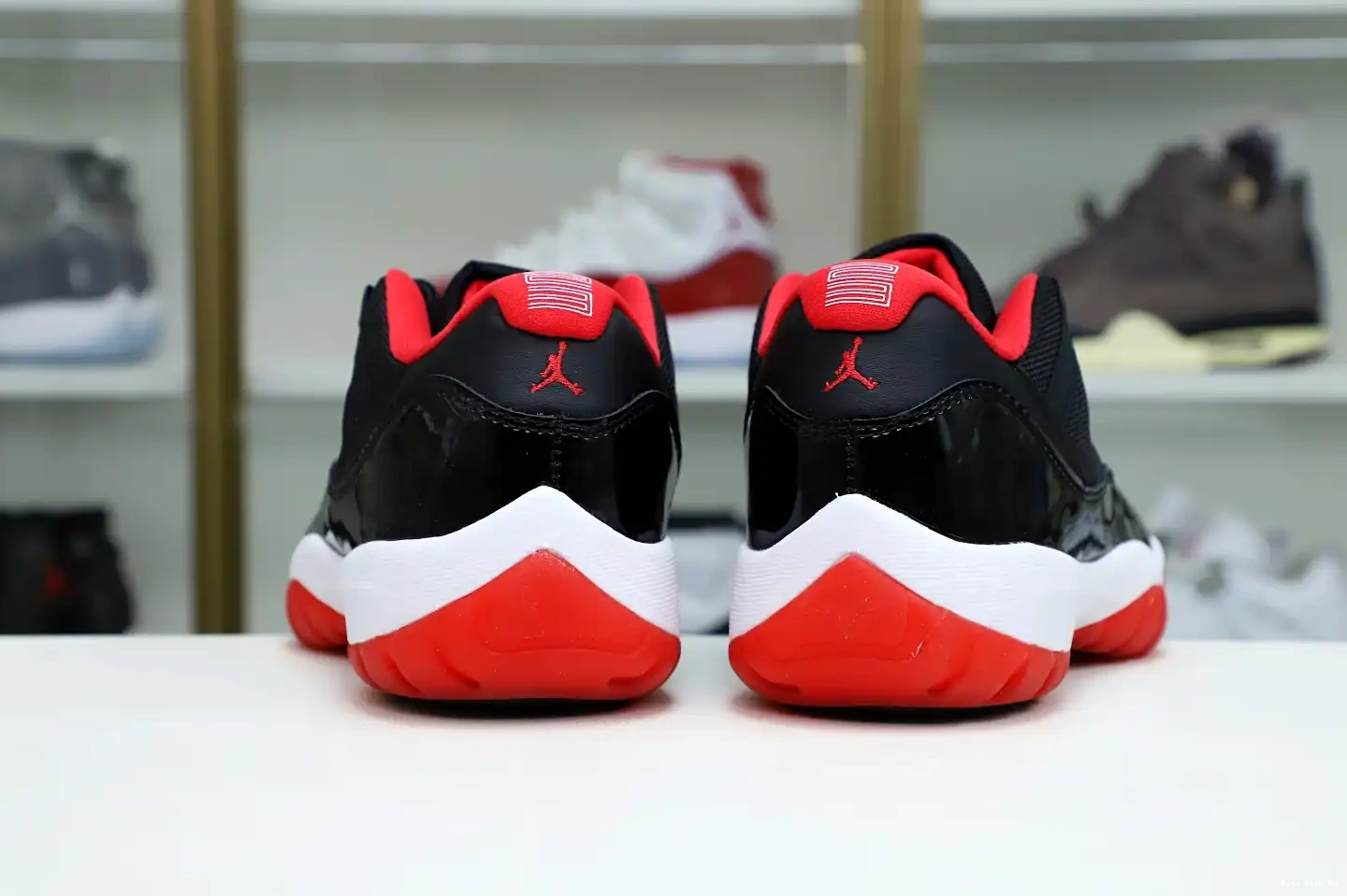 Kimikick 11 LOW JORDAN BRED RETRO AIR 0811